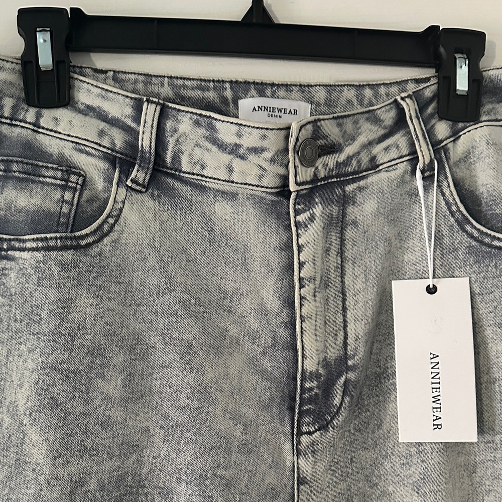 High-Rise Acid Wash Women’s Barrel Jeans - Picture 2 of 4